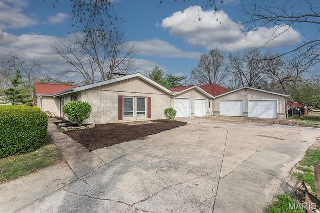 155 Troy Road, Collinsville, IL 62234