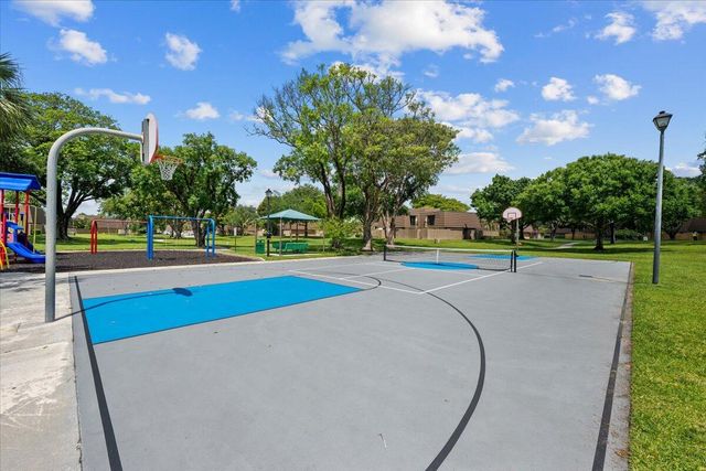 1417 14th Court, Palm Beach Gardens, FL 33410