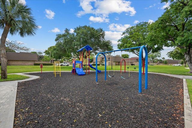 1417 14th Court, Palm Beach Gardens, FL 33410