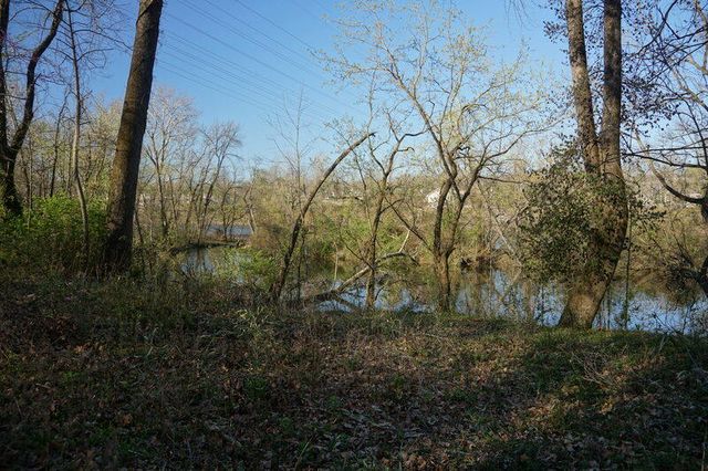 000 Iowa Colony Road, Hollister, MO 65672