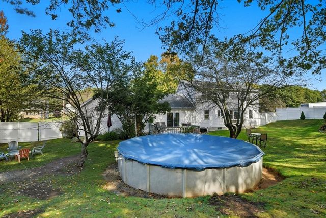 94 Pineridge, Westfield, MA 01085