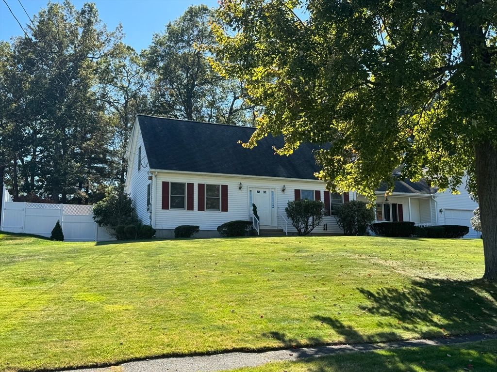 94 Pineridge, Westfield, MA 01085