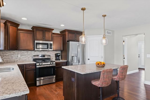 2008 Rylan Road, Mahomet, IL 61853