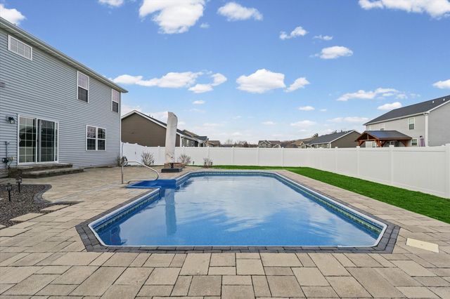 2008 Rylan Road, Mahomet, IL 61853