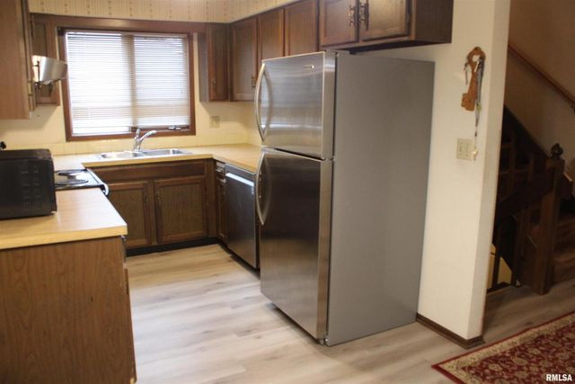 3542 Cedarview Ct Court 3542, Bettendorf, IA 52722