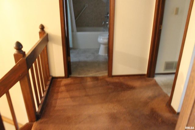 3542 Cedarview Ct Court 3542, Bettendorf, IA 52722