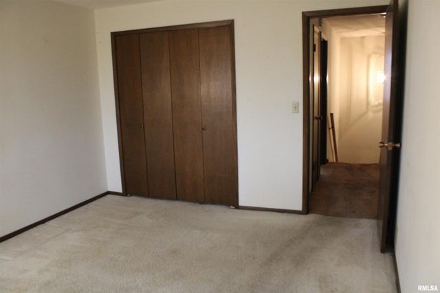 3542 Cedarview Ct Court 3542, Bettendorf, IA 52722