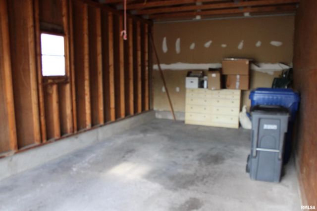 3542 Cedarview Ct Court 3542, Bettendorf, IA 52722