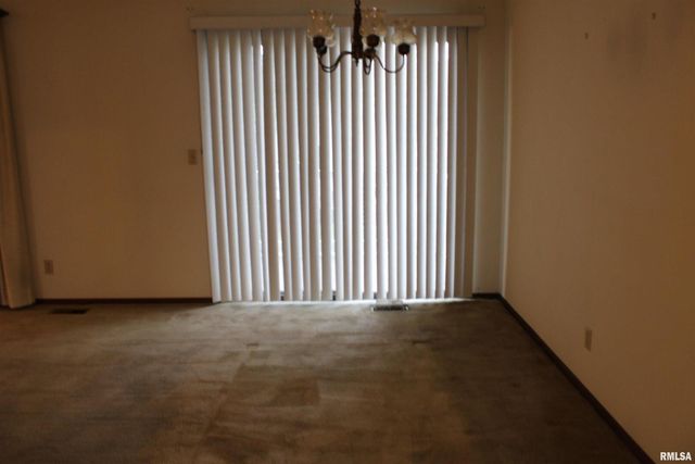 3542 Cedarview Ct Court 3542, Bettendorf, IA 52722