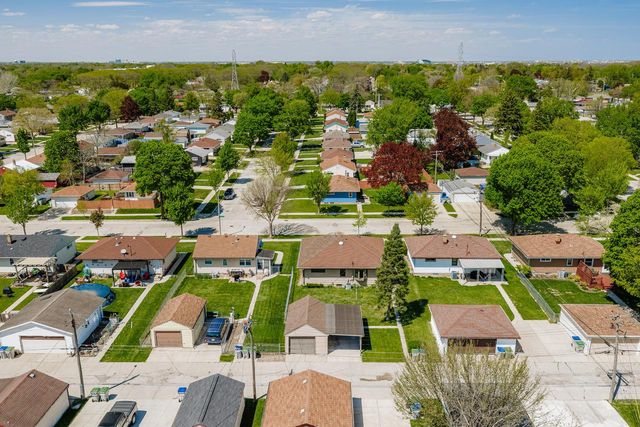 5525 W Leroy AVENUE, Milwaukee, WI 53220