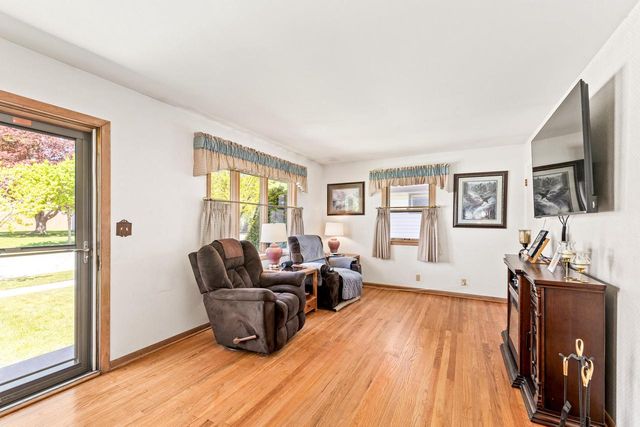5525 W Leroy AVENUE, Milwaukee, WI 53220