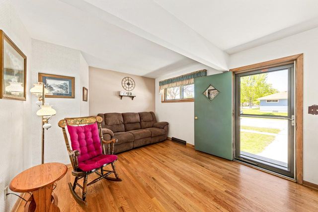 5525 W Leroy AVENUE, Milwaukee, WI 53220