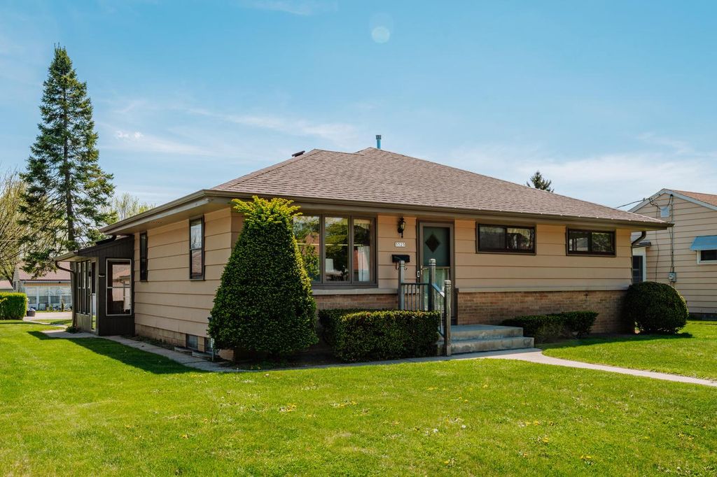 5525 W Leroy AVENUE, Milwaukee, WI 53220
