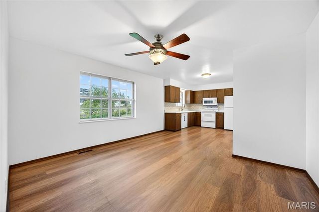 7 Countryside Drive, St Charles, MO 63304