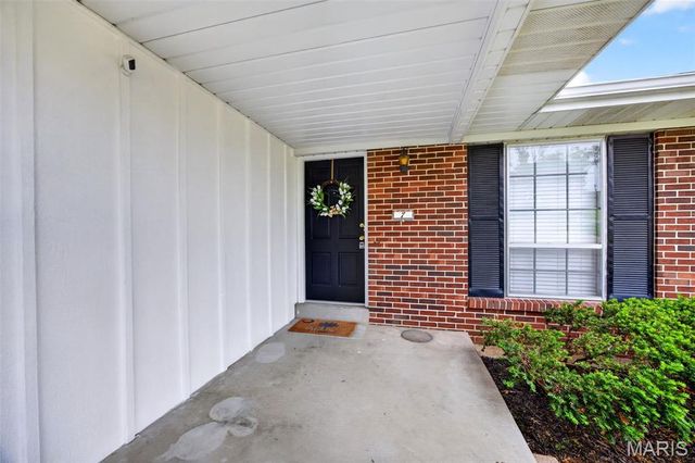 7 Countryside Drive, St Charles, MO 63304