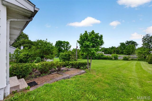 7 Countryside Drive, St Charles, MO 63304