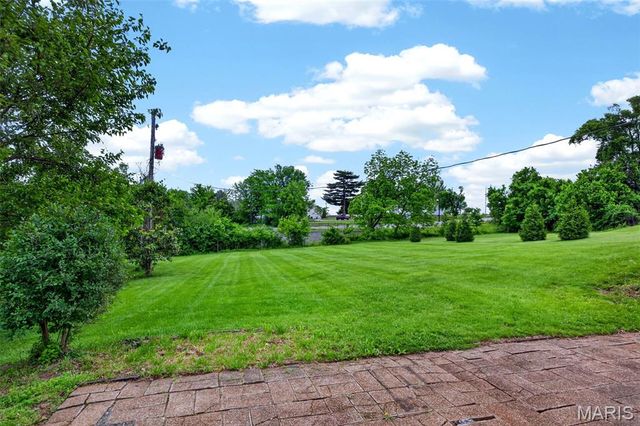 7 Countryside Drive, St Charles, MO 63304