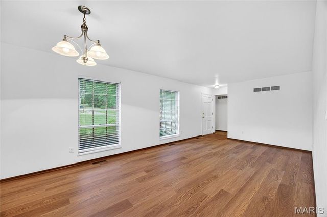 7 Countryside Drive, St Charles, MO 63304