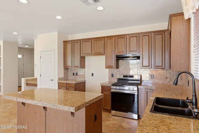 792 W Paseo Celestial, Sahuarita, AZ 85629