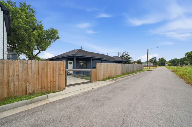 603 Edgewood Street B, Houston, TX 77023