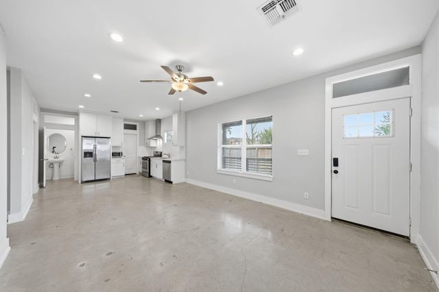 603 Edgewood Street B, Houston, TX 77023
