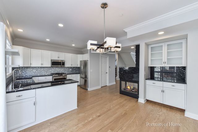 850 Shandrew Drive, Naperville, IL 60540