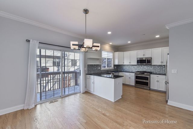 850 Shandrew Drive, Naperville, IL 60540