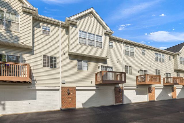 850 Shandrew Drive, Naperville, IL 60540