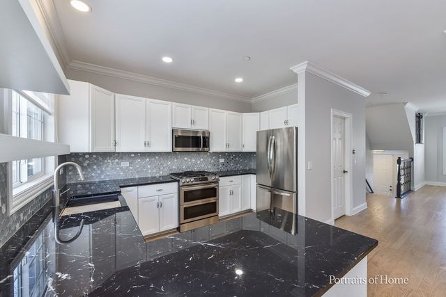 850 Shandrew Drive, Naperville, IL 60540