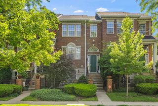 850 Shandrew Drive, Naperville, IL 60540