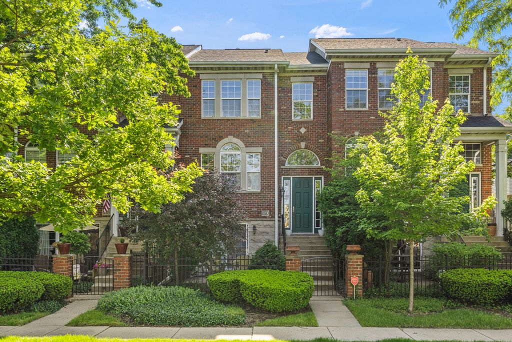 850 Shandrew Drive, Naperville, IL 60540