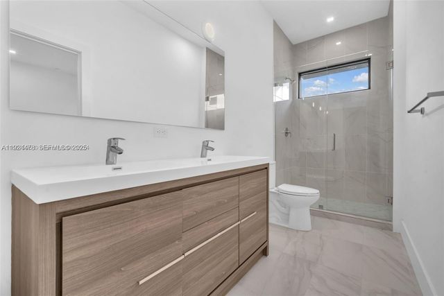 4181 N Oak Pl, Dania Beach, FL 33314