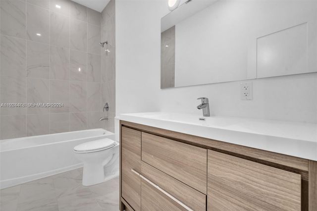 4181 N Oak Pl, Dania Beach, FL 33314