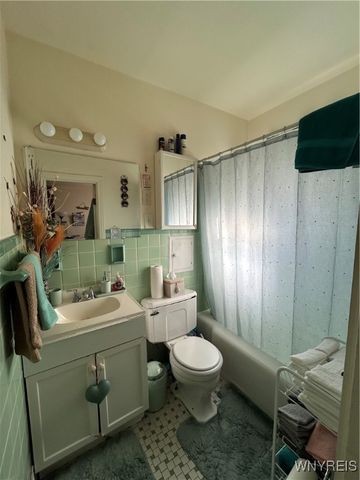 147 Wanda Avenue, Cheektowaga, NY 14211