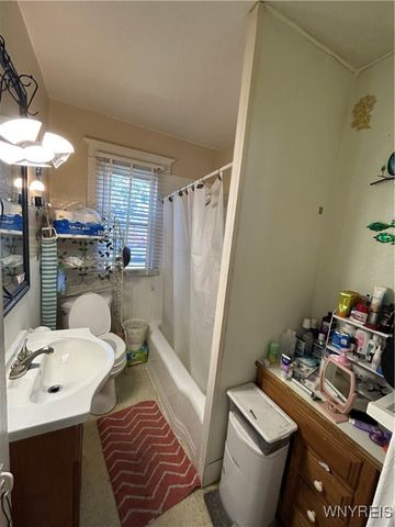 147 Wanda Avenue, Cheektowaga, NY 14211