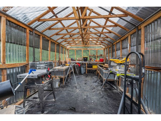 22690 S SPRINGWATER Rd, Estacada, OR 97023