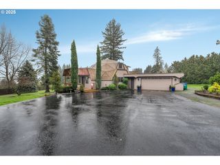 22690 S SPRINGWATER Rd, Estacada, OR 97023