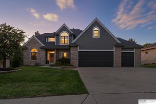 1011 Norton Drive, Papillion, NE 68046