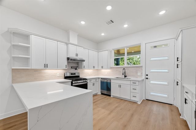 3911 Alberta Street, Houston, TX 77021