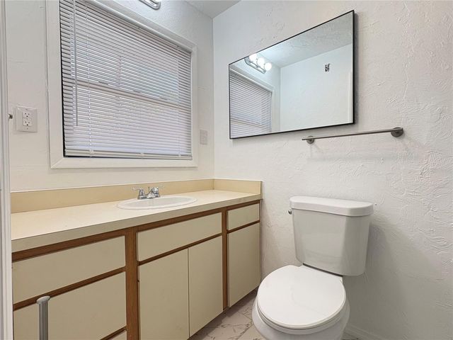 2847 OAK STREET, Sarasota, FL 34237