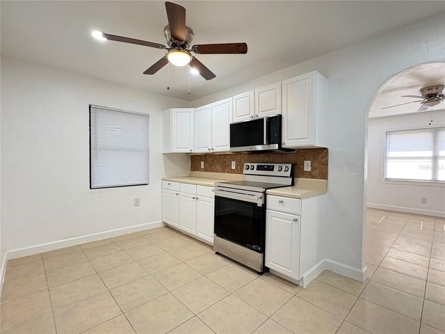 2847 OAK STREET, Sarasota, FL 34237