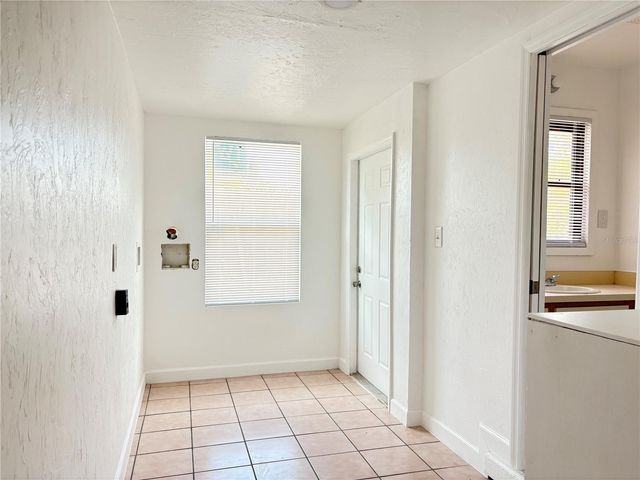 2847 OAK STREET, Sarasota, FL 34237