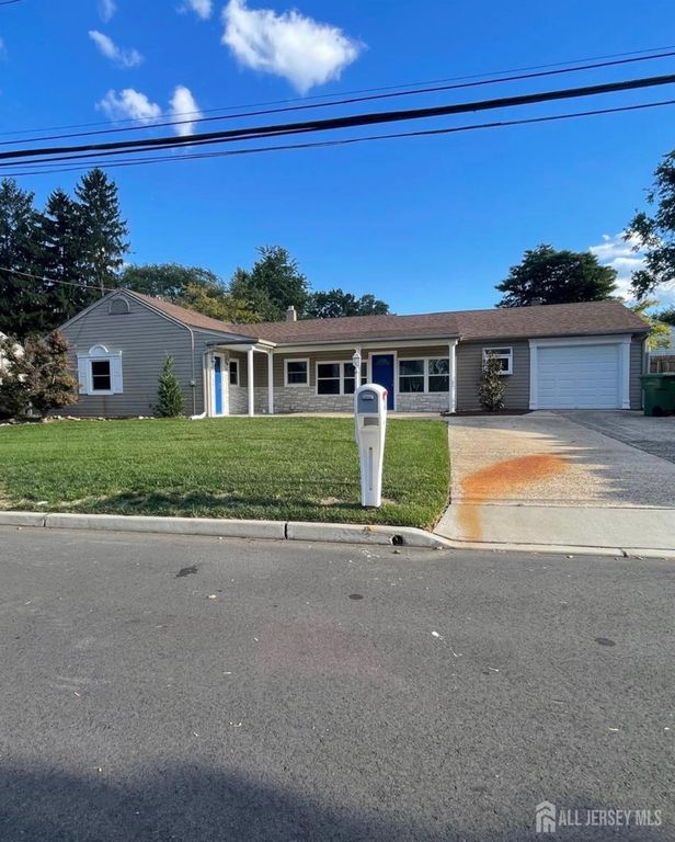 3 Pillar Drive, Sayreville, NJ 08879