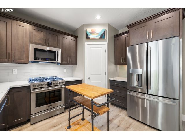 11993 Sw HORIZON Blvd, Beaverton, OR 97007