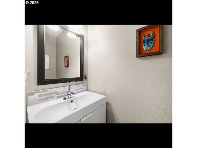 11993 Sw HORIZON Blvd, Beaverton, OR 97007