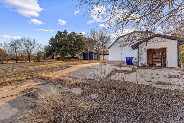 903 S Old Temple Road, Lorena, TX 76655