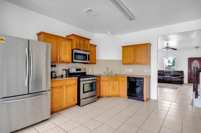 15835 Flagstone Walk Way, Houston, TX 77049