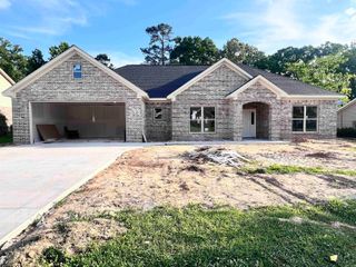 357 Regal Oaks, White Hall, AR 71602