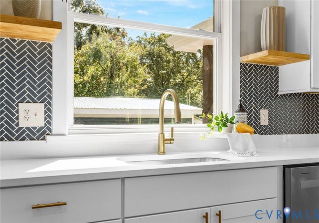 10601 Beaver Bridge Rd, Chesterfield, VA 23838