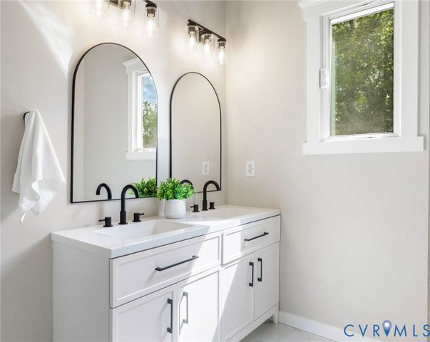 10601 Beaver Bridge Rd, Chesterfield, VA 23838